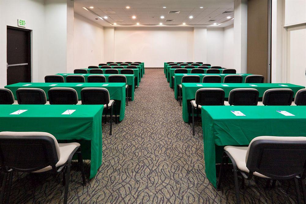 Holiday Inn Express Guadalajara Iteso By Ihg Zapopan Instalações foto